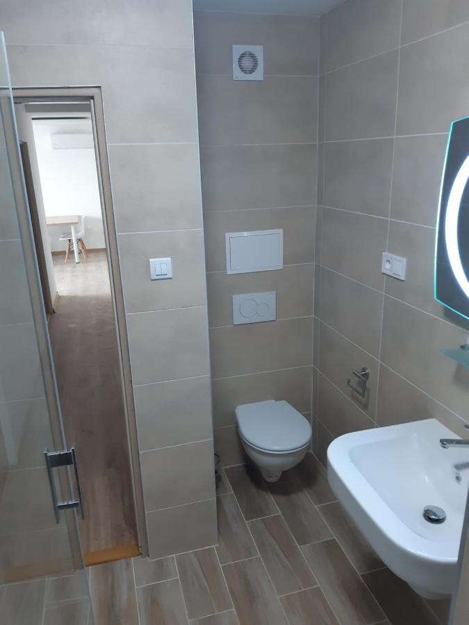 Hotel Felicia Kaluža Zewnętrze zdjęcie