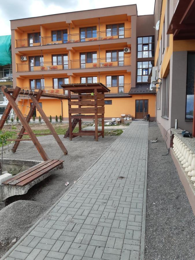 Hotel Felicia Kaluža Zewnętrze zdjęcie