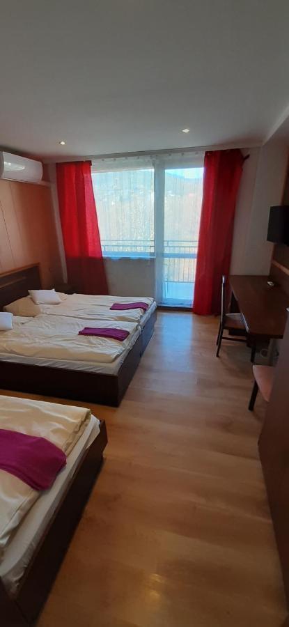 Hotel Felicia Kaluža Zewnętrze zdjęcie