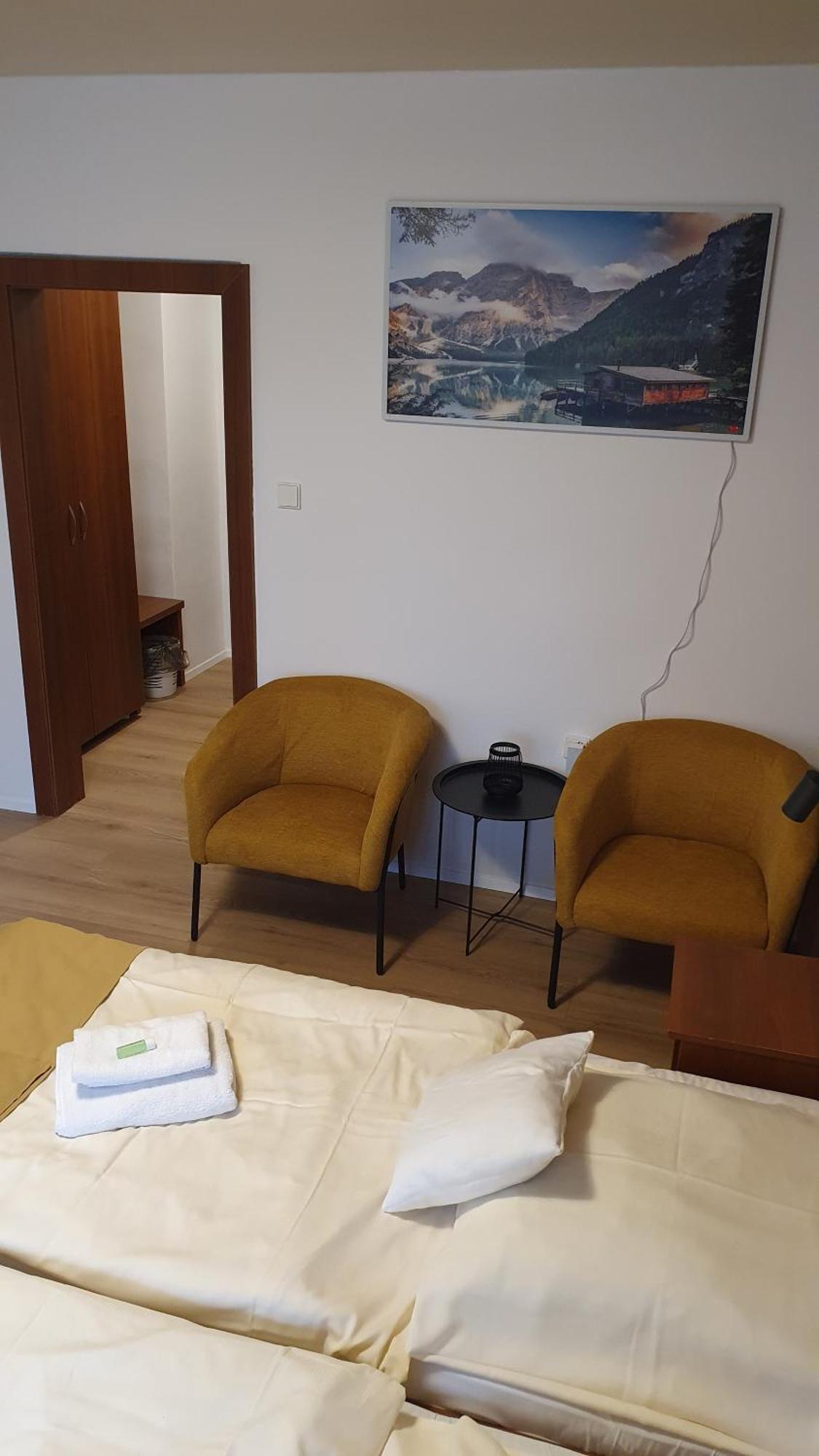 Hotel Felicia Kaluža Zewnętrze zdjęcie