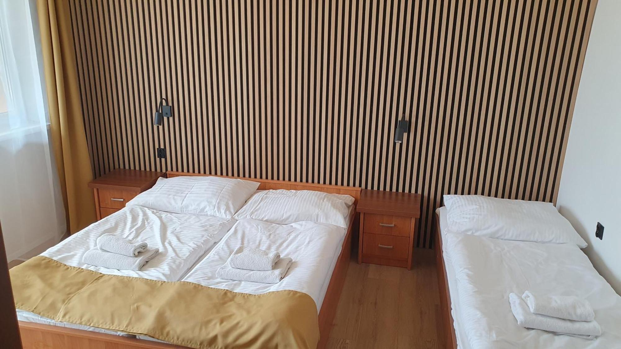 Hotel Felicia Kaluža Zewnętrze zdjęcie