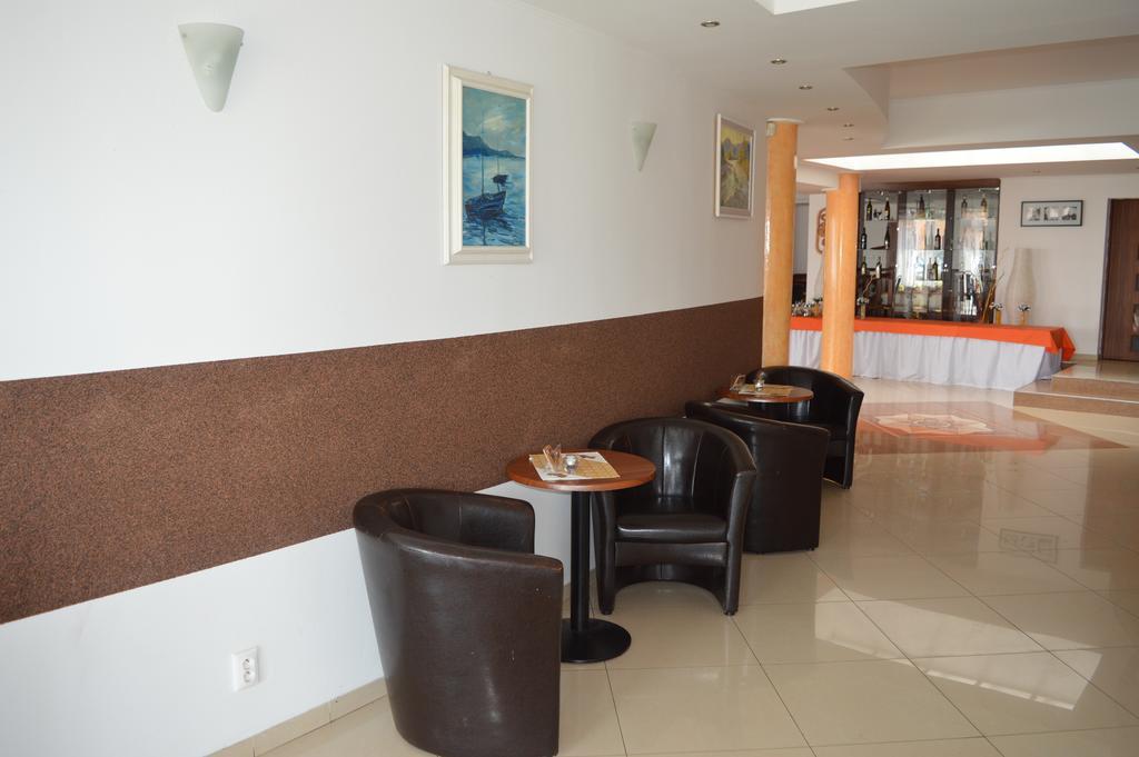 Hotel Felicia Kaluža Zewnętrze zdjęcie