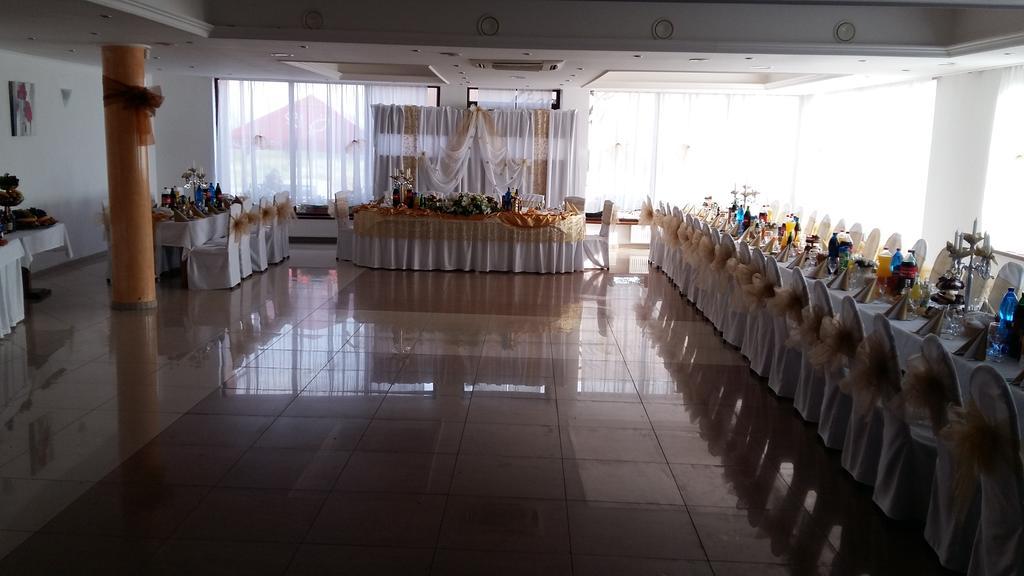 Hotel Felicia Kaluža Zewnętrze zdjęcie